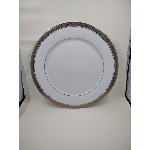 Legendary by Noritake Philippines Crestwood Platinum 4166 Dinner Plate 10 1/2" - Picture 1 of 3